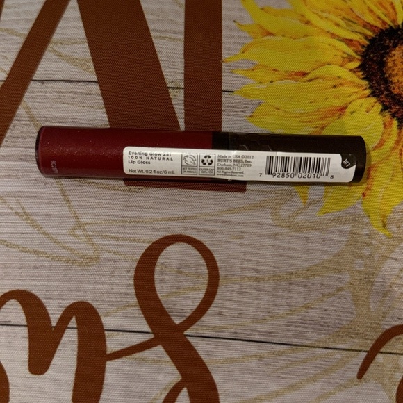 Burt’s Bees 🐝 Lip Gloss - Picture 5 of 5